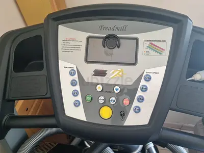 Treadmill for home users good condition