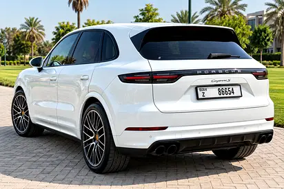صورة 2 لـ 2020 Porsche CAYENNE