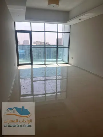 🔥 **غرفة وصالة للإيجار السنوي – غلفا تاور | عجمان** 🔥 📍 **غلفا تاور** 🏙️ إطلالة مفتوحة 📏 مساحة واسعة ومريحة 🗄️ خزائن حائط 🚘 موقف سيارات خاص با