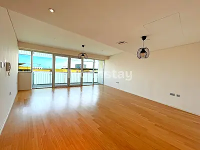 Sea View | Spacious Layout | Ready to Move in!