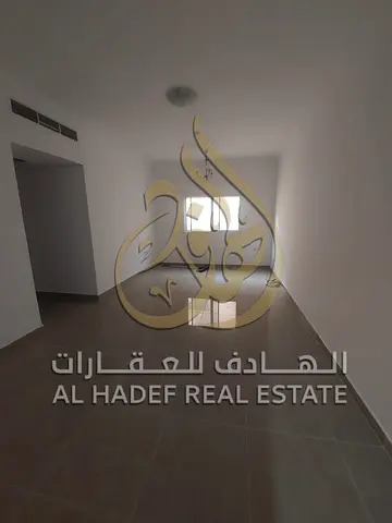 2BR apartment in Al Qulaya, second tenant. Very spacious, built-in wardrobes, free parking nearby, daily cleaning. 4 payments only.