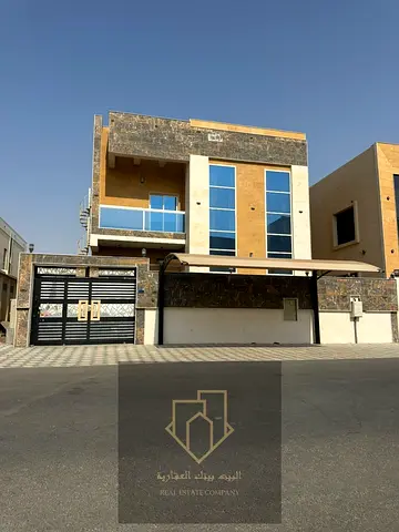 فيلا واسعة بتصميم عصري وتشطيبات مميزة، تقع في موقع ممتاز بالقرب من حديقة الياسمين