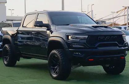 DODGE RAM 1500 TRX 2024 V8 LUX 6,2L engine 700HP 4x4 CLEAN TITLE FULL OPTION AMERICAN SPECS