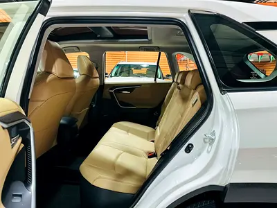 2024 Toyota RAV 4 — фото 11