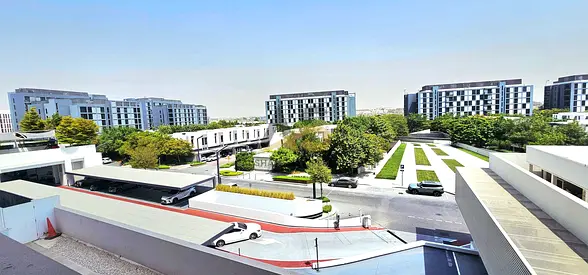 Spacious & Luxury - Ready to Move - Best Location