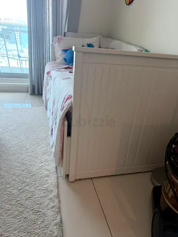 White wooden baby crib / cot in good condition