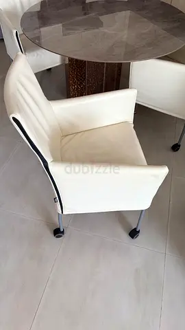 Six L’Ancora design dining chairs + table