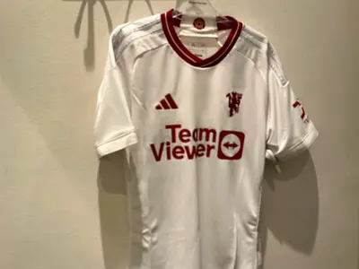 Manchester United Away Football Jersey - Size XS Brand new with tags price negotiable