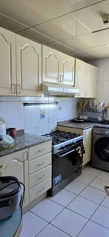 🌸 PARTITION AVAILABLE FOR LADIES –  Al Hamriya, Bur Dubai – Near Exit 4 Metro