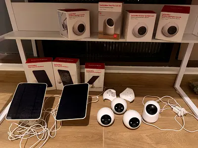 3 Switchbot Battery powered outdoor cameras incl solar panels and 2 indoor camera