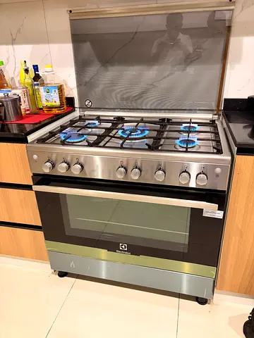 Electrolux gas cooker 90x60cm same like new condition