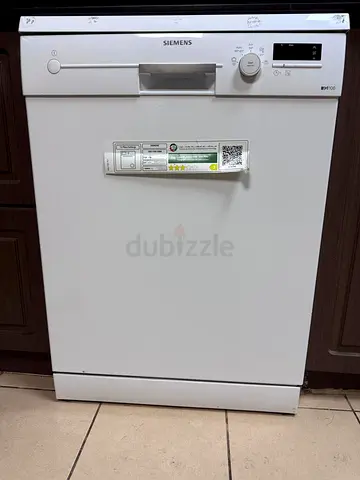 Siemens Freestanding Dishwasher (White) - Good Working Condition 12 sets