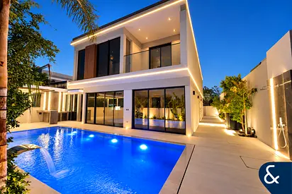 Luxury 4 Bed Villa | Fully Upgraded | Pool