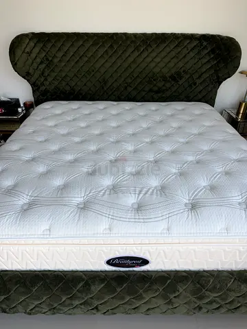 Beautyrest World Class Mattress with Green Velvet Bed Frame - Like New
