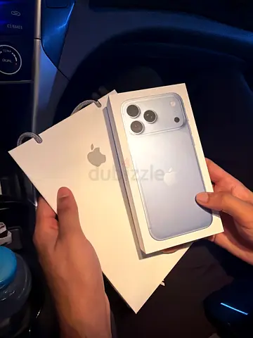 iPhone 18 pro max 512 gb. glacier color