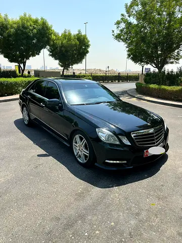 Mercedes E300 Avantgarde AMG | GCC | Full Option | Panoramic