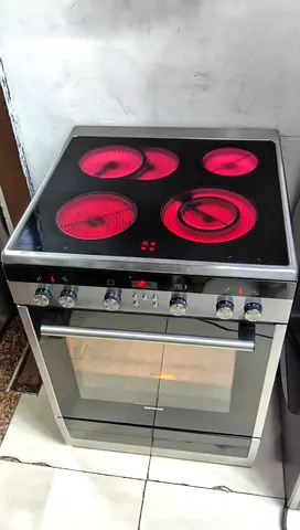 Siemens IQ500 Full Electric Digital Cooking Range Sam Like New Condition 60cm