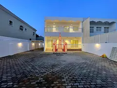 New villa big yard balcony 4bed room parking majlis 90k..
