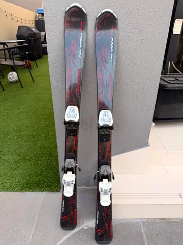 Atomic downhill skis with bindings - brand new condition
