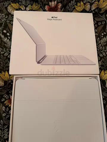 Apple Magic keyboard for iPad Air 13 M3/M4 English-white same new conditions 750 Dhs.