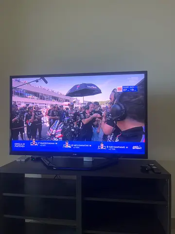 LG Smart TV 42”