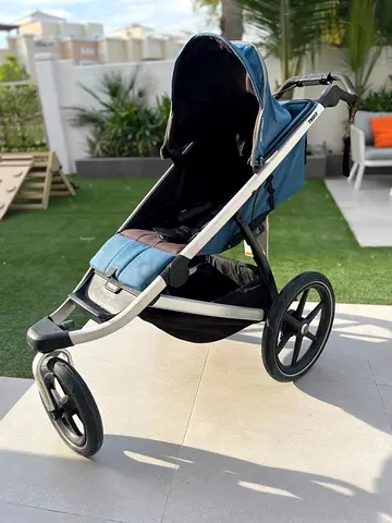 Thule Urban Glide 2 - Excellent Condition