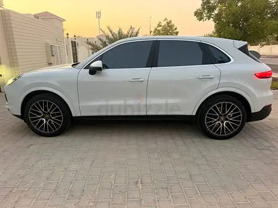 Pristine Porsche Cayenne Standard 2022 | GCC Specs | Low Mileage