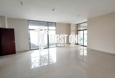 Spacious layout | Prime location | Rent now