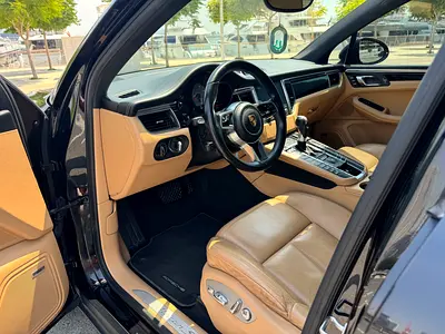 2018 Porsche MACAN photo 9
