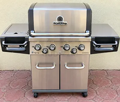 Broil King Regal 4-Burner Stainless Steel Gas Grill with Side Burner