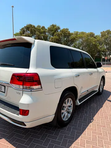 2018 Toyota LAND CRUISER — фото 3