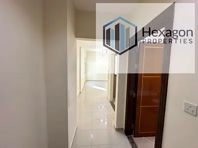 غرفة نوم واحدة بسقف مرتفع | لافيستا ريزيدنس 6 | إطلالات متعددة على المدينة