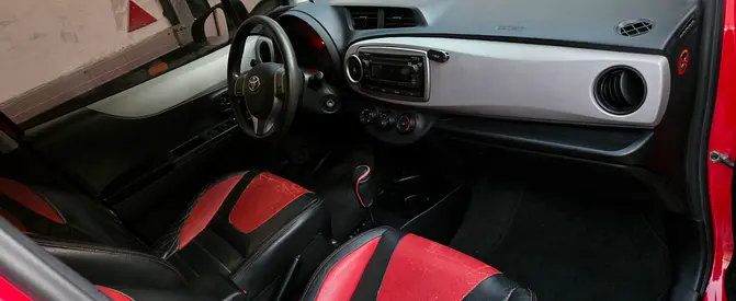 2012 Toyota YARIS — фото 8