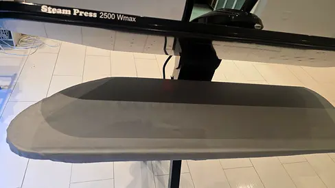 Steam Press 2500W ironing press - good working condition