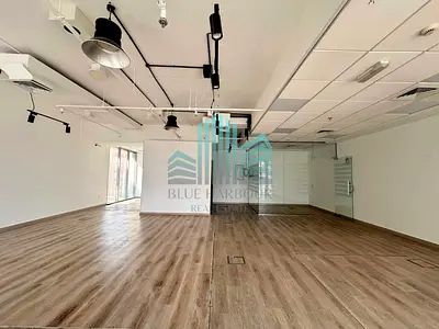 AVAILABLE ON OCTOBER | WELL MAINTAINED BUILDING | BACKSIDE MOE