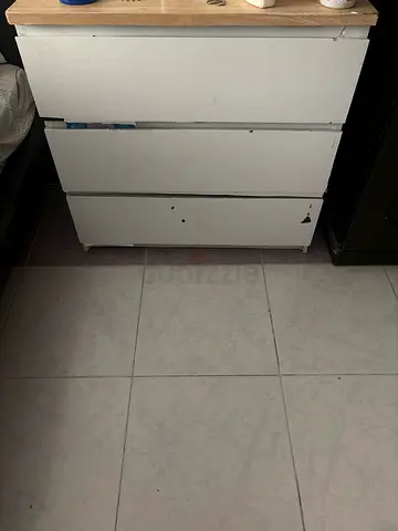 White 3-drawer Chest / Dresser - used, small damage on top drawer