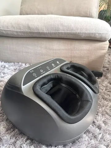Electric Foot Massager - Shiatsu Heat Kneading for Feet (like new )