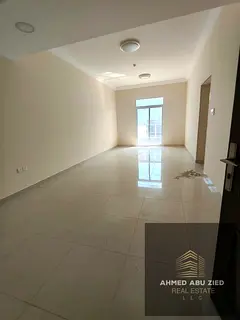 A golden opportunity for an annual rental in Ajman: a beautiful 2-bedroom apartment with a living ro