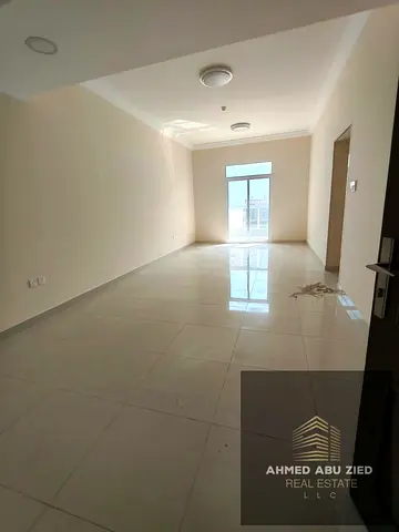 فرصه ذهبيه للايجار  السنوي بعجمان احلا واجمل غرفتين وصاله منطقه الجرف 3 تتمي ببلكونه واطلاله مفتوحه سهله المخرج لدبي