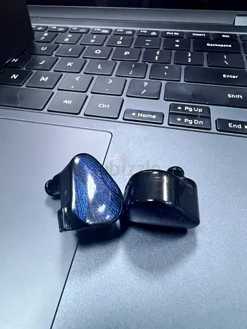 Truthear zero blue 2 used everything worka only box damaged for gaming and music