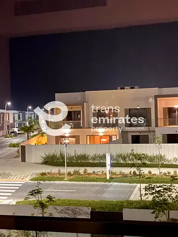Fully Upgraded Corner Villa | 3BR | Single Row | Vacant | Yas Acres