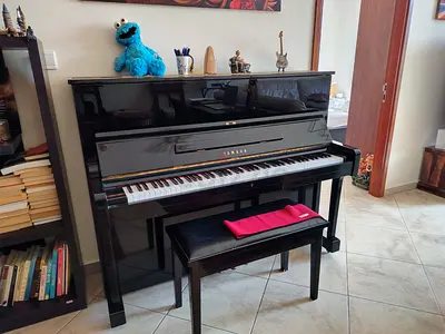 Yamaha U1 Upright Piano in Gloss Black — Good Working Condition
