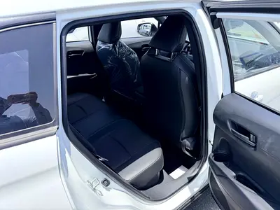 2026 Toyota COROLLA CROSS 缩略图 12