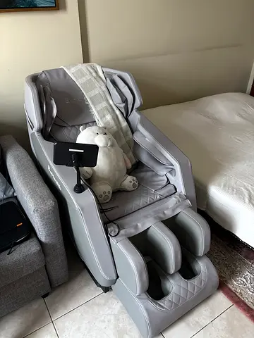 Full-Body Massage Chair in Light Grey - Excellent Condition