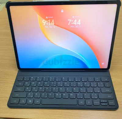 Honor pad 10 Tablet with orginal honor keyboard cover and pencil, working good and in excellent con
