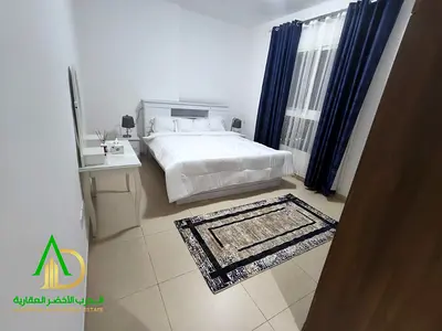 غرفتين و صاله مفروشه للايجار الشهري اماره عجمان تاني ساكن باطلالة كاملة مفتوحة مساحه كبيره 2 حمام ( الغرف ماستر ) و المطبخ منفصل .. منطقه حيويه