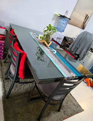 Dining Table (tempered glass) with chairs