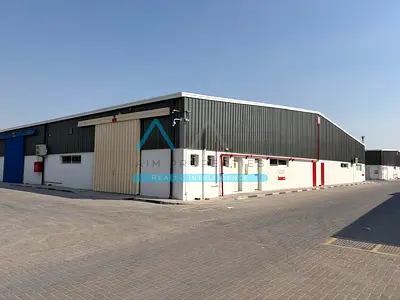 شهر مجاني | مستودع بمساحة 3000 قدم مربع | قريب من مرفىْ جبل علي مع طريق مباشر إلى شارع الشيخ زايد