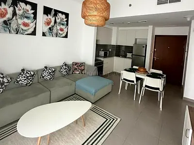 FULLY FURNISHED | MID FLOOR | READY TO MOVE IN