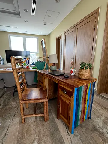 High Quality And Unique Solid Wood Desk